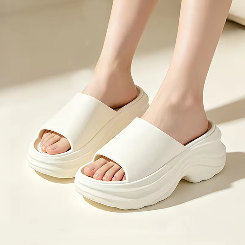 Women's EVA Platform Slippers Women Thick Sole Non Slip Beach Slides Sandals For Women Summer Soft Sole Wedge Heel Slipper